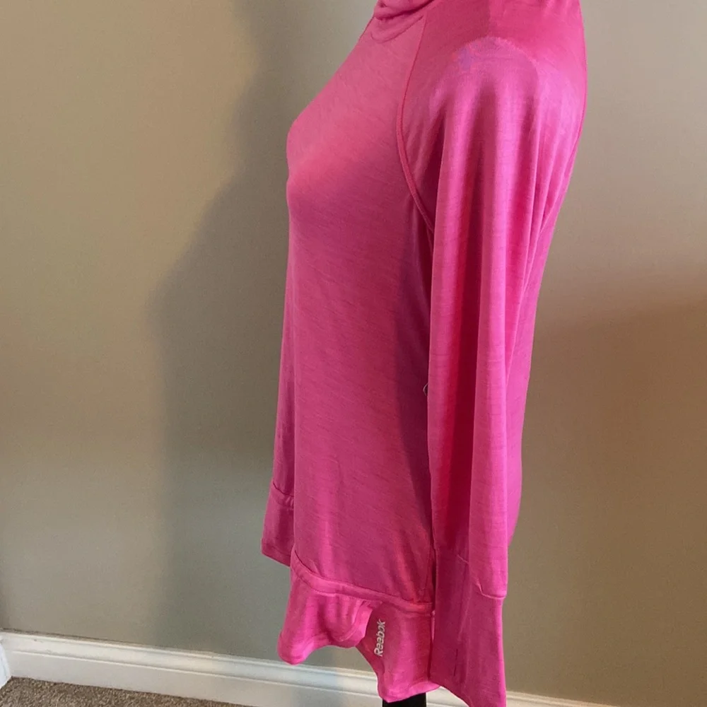 NWT- Pink Reebok runners top.  Barbiecore Vibes!  Slim Fit. Women’s size S. - Picture 5 of 14